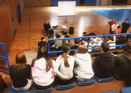 Vozim, vendar ne hodim (1)